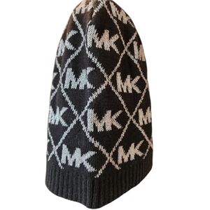 EUC Michael Kors Black‎ and white winter beanie